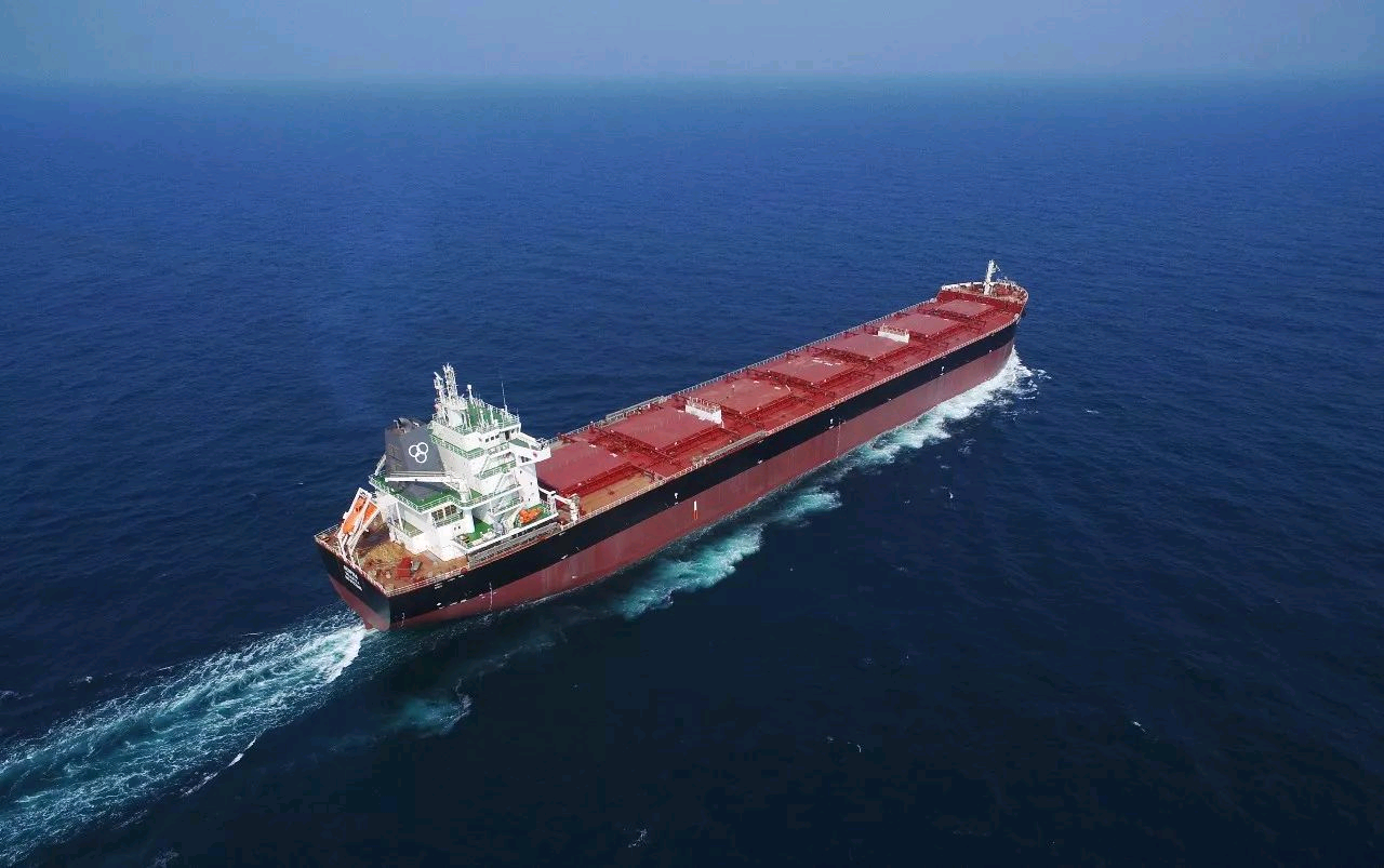 21万吨散货船（上海外高桥造船有限公司）.png